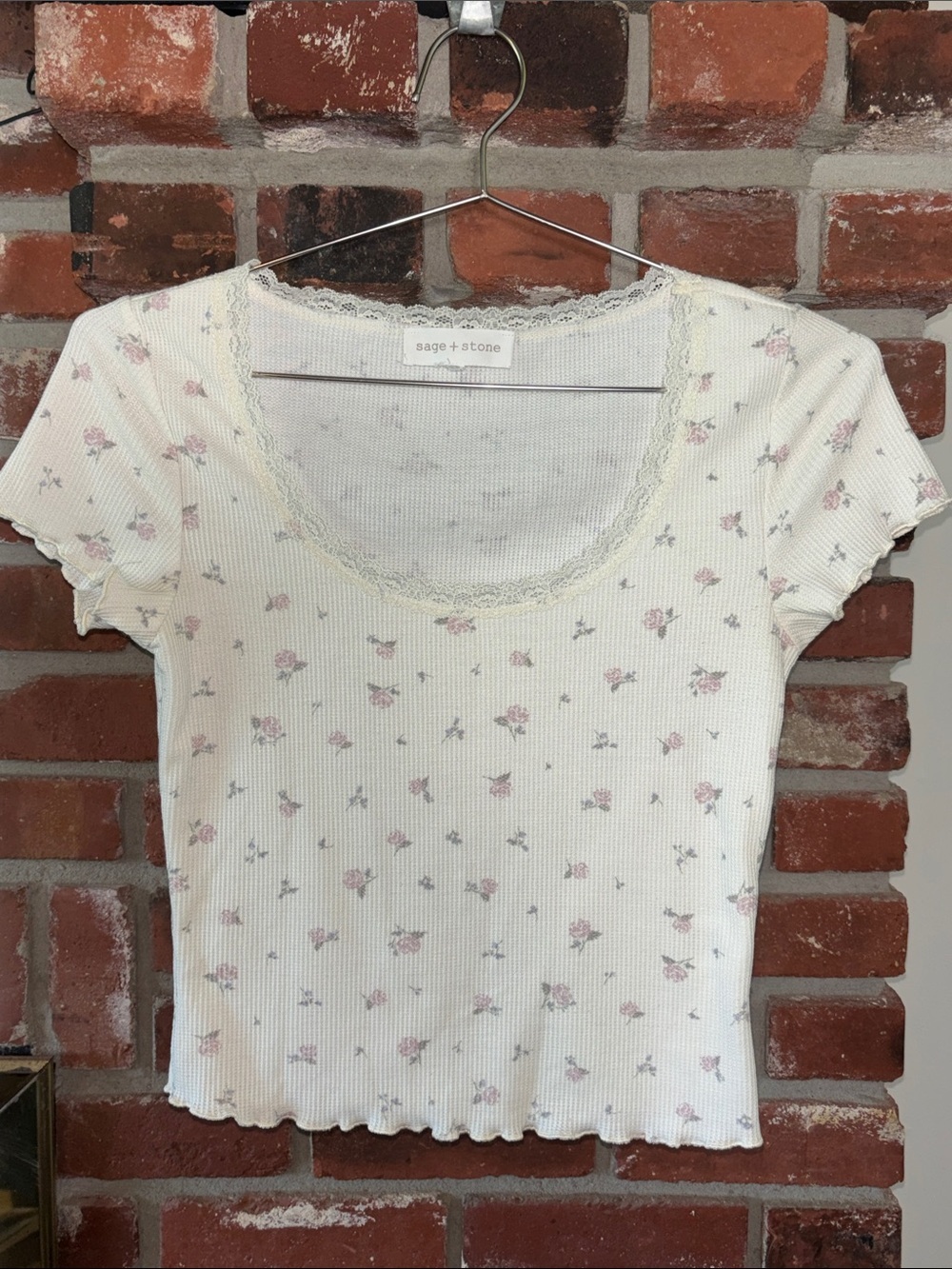 sage + stone // White Floral Scoop Lace Detail Waffle Crop Top Women’s Medium